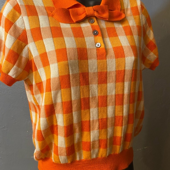 No label, orange and cream gingham pattern sweater - Picture 8 of 15